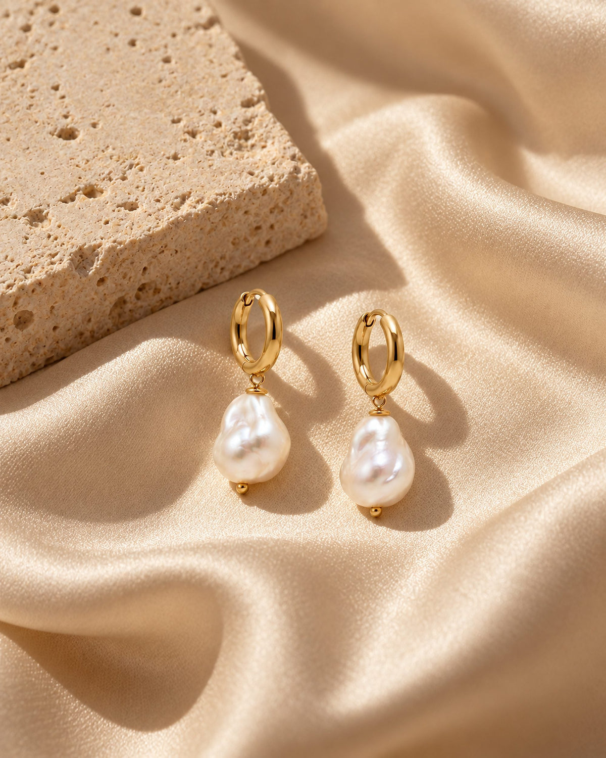 Pendantes Sofia sur soie champagne